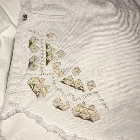 FREE PEOPLE JEAN SHORTS - Picture 4 of 5